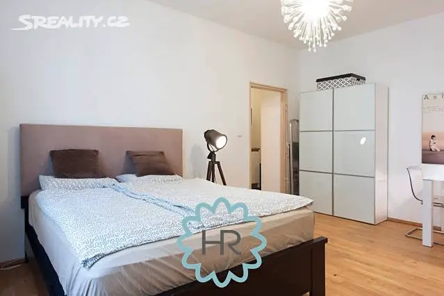 Pronájem bytu 1+1 33 m², Na Dolinách, Praha 4 - Nusle