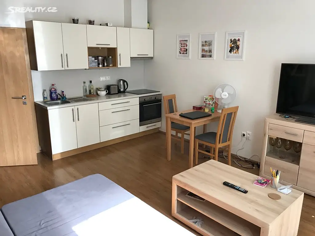Pronájem bytu 1+kk 32 m², Novosadský dvůr, Olomouc - Nové Sady