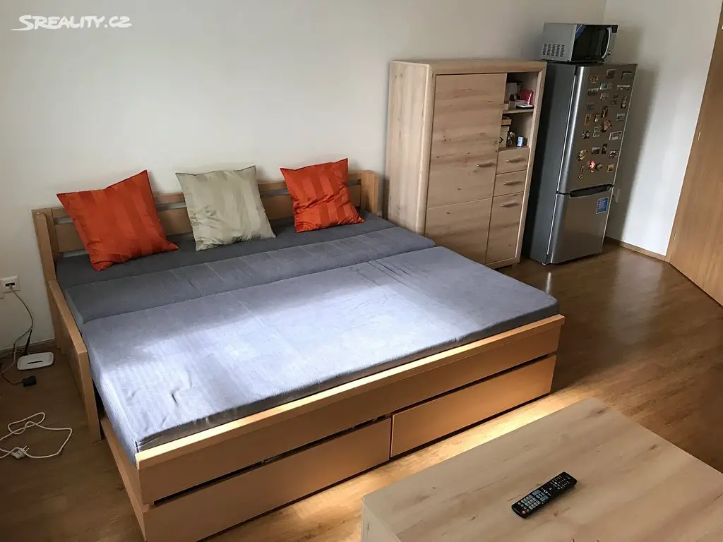 Pronájem bytu 1+kk 32 m², Novosadský dvůr, Olomouc - Nové Sady