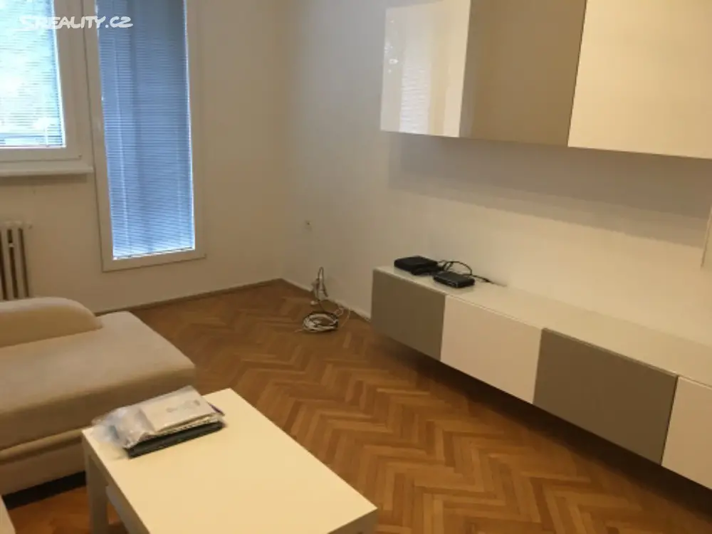 Pronájem bytu 3+1 72 m², Nezvalova, Brno - Lesná