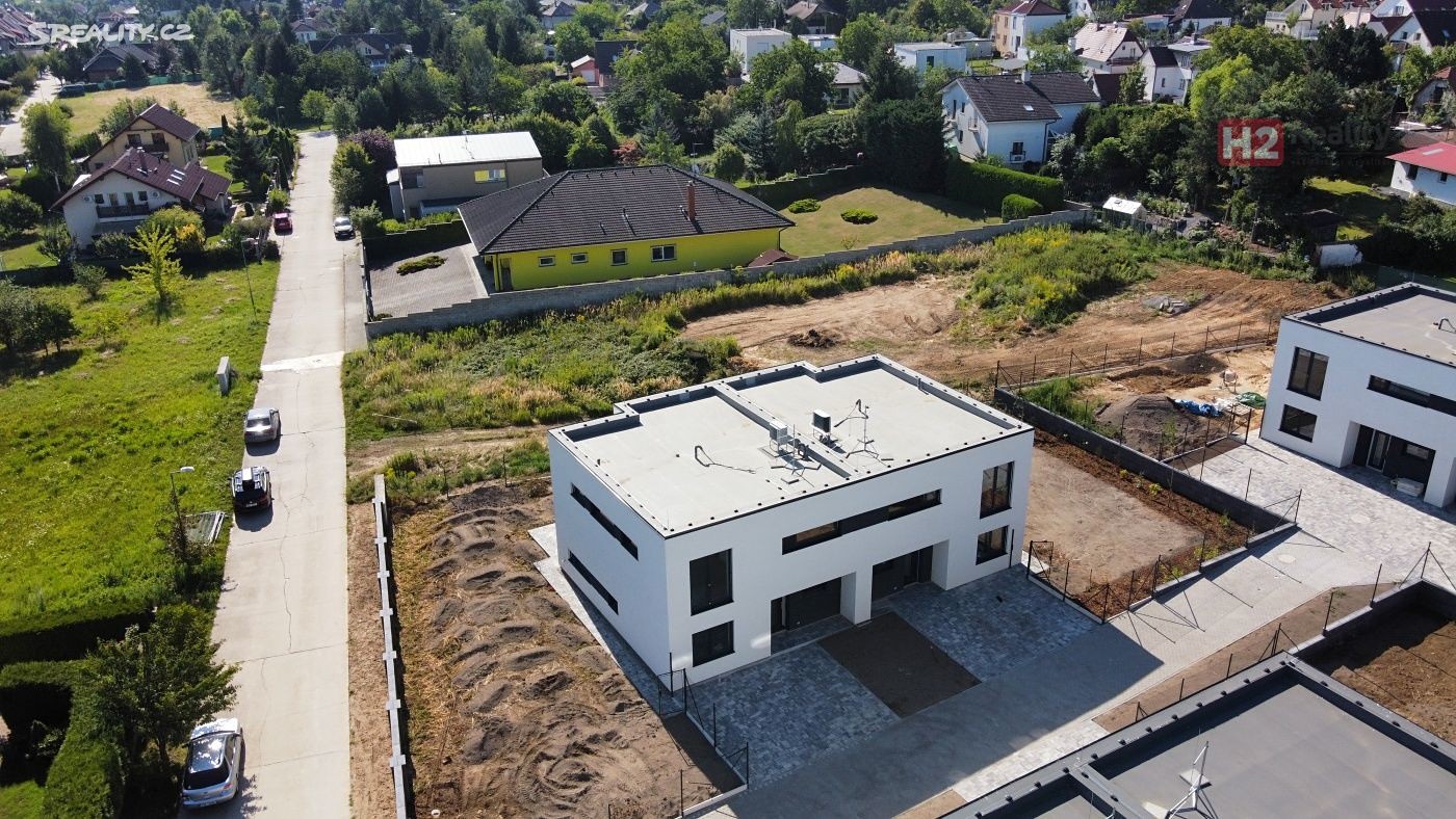 Pronájem  rodinného domu 156 m², pozemek 437 m², U Pole, Šestajovice