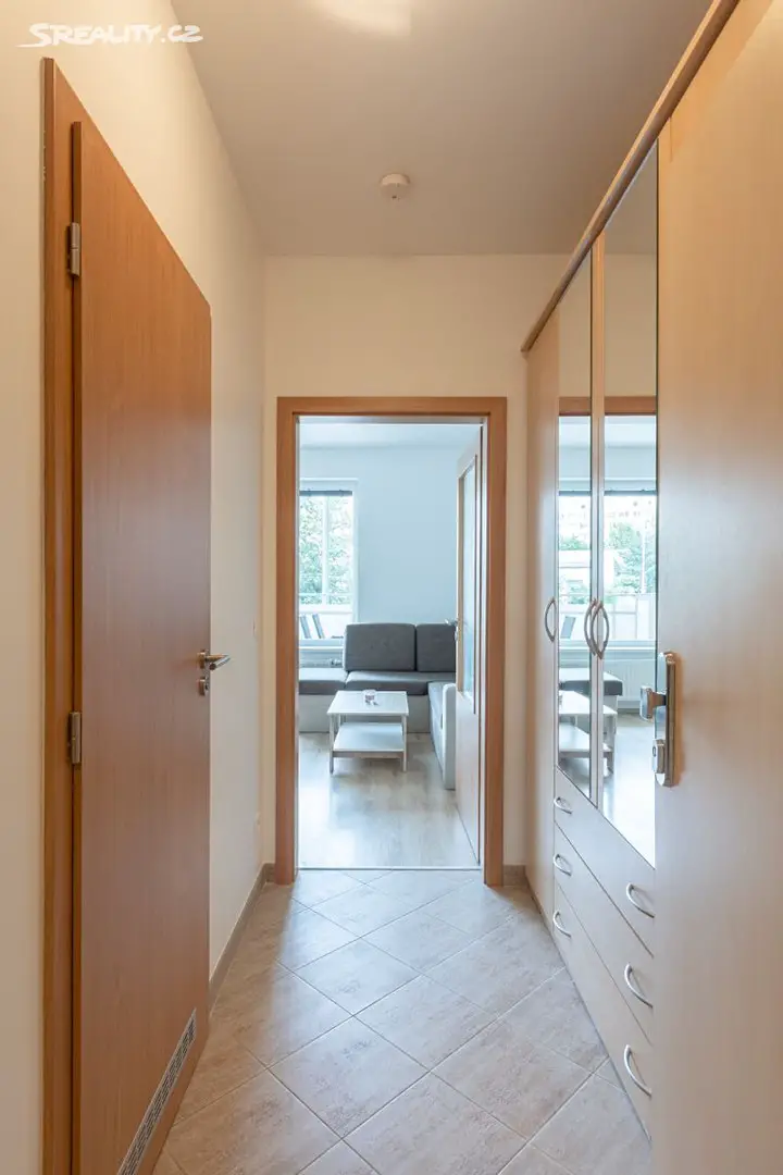 Prodej bytu 1+kk 34 m², Hornoměcholupská, Praha 10 - Horní Měcholupy