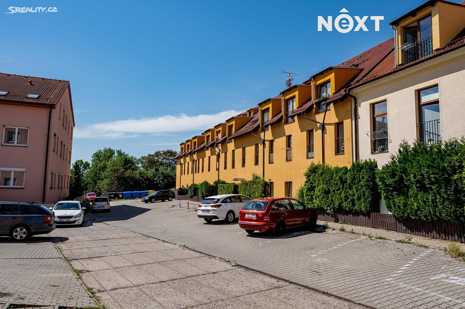 Prodej bytu 2+kk 41 m², Komenského, Šestajovice