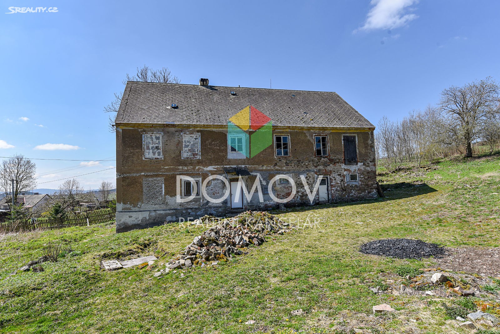 Prodej  rodinného domu 336 m², pozemek 2 642 m², Domašín, okres Chomutov