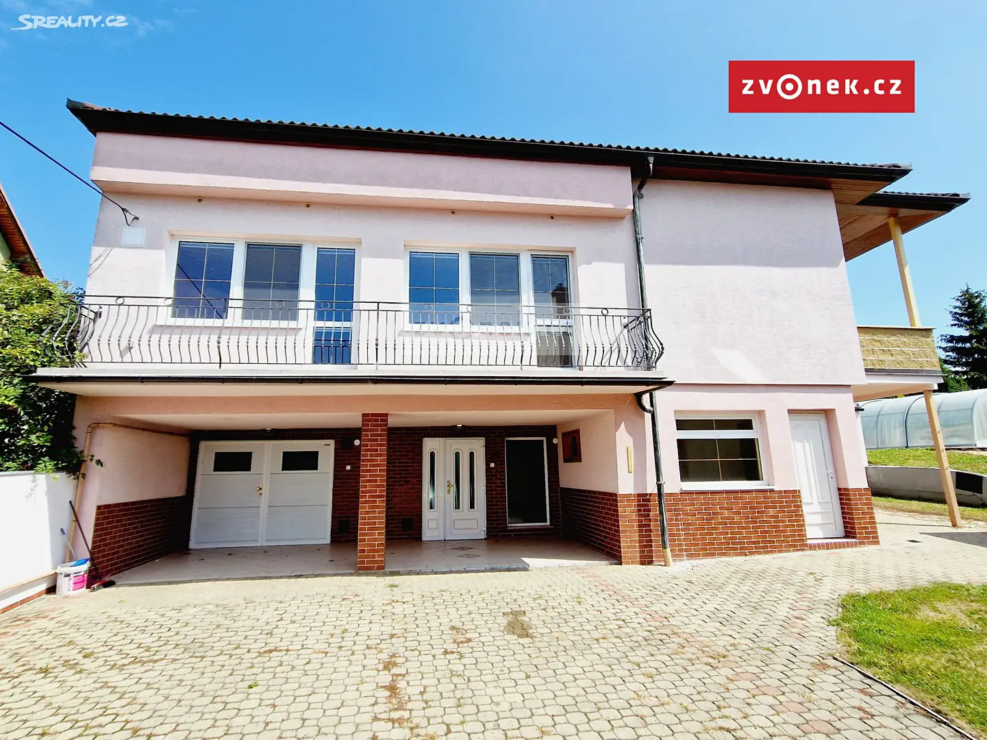 Prodej  rodinného domu 420 m², pozemek 3 564 m², Traplice, okres Uherské Hradiště