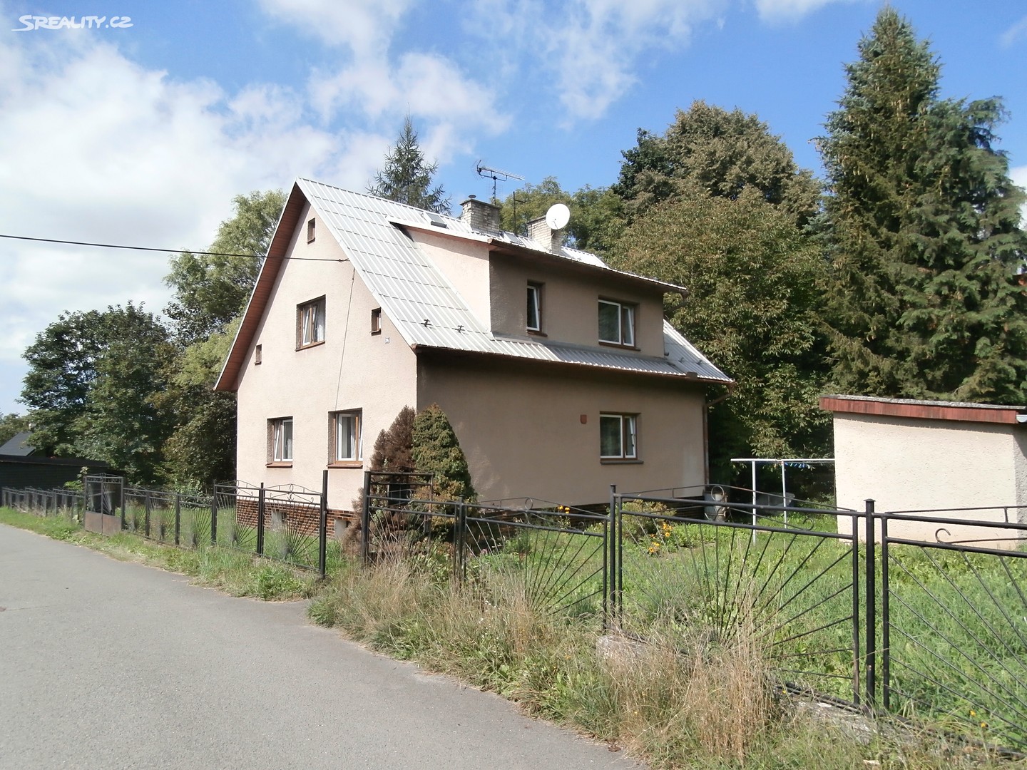 Prodej  rodinného domu 300 m², pozemek 972 m², Valašské Meziříčí - Podlesí, okres Vsetín