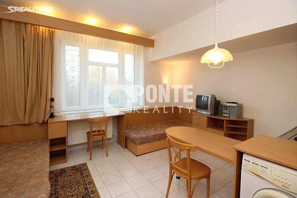 Pronájem bytu 1+kk 22 m², nám. T.G.Masaryka, Poděbrady - Poděbrady III