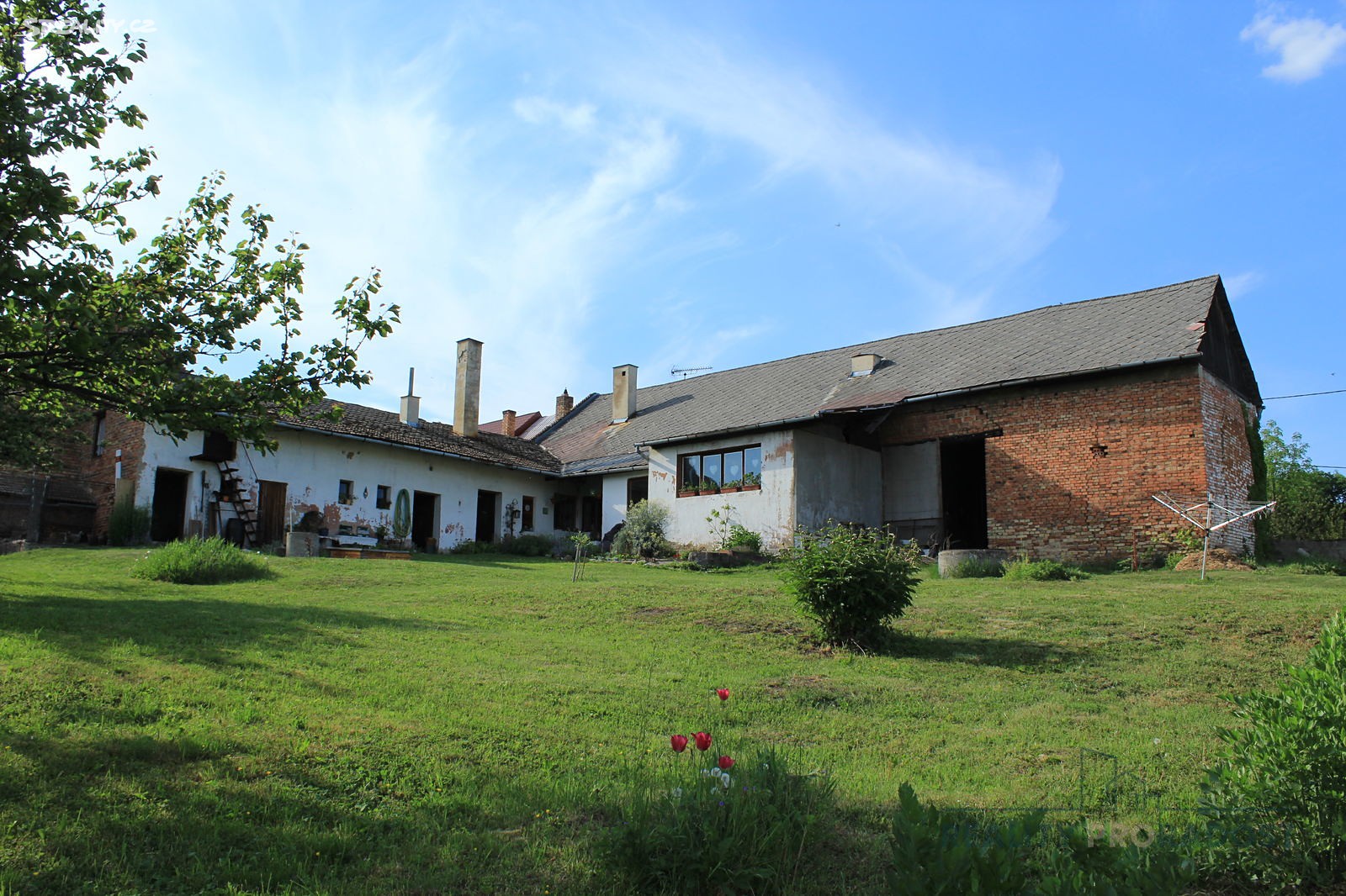 Prodej  rodinného domu 275 m², pozemek 2 452 m², Litenčice, okres Kroměříž