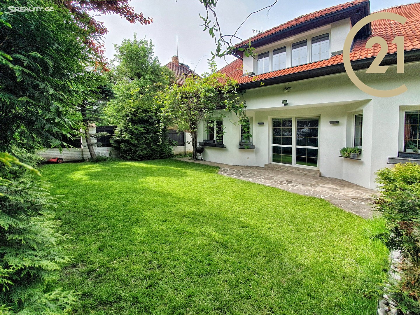 Prodej  rodinného domu 360 m², pozemek 444 m², Praha 9 - Kyje