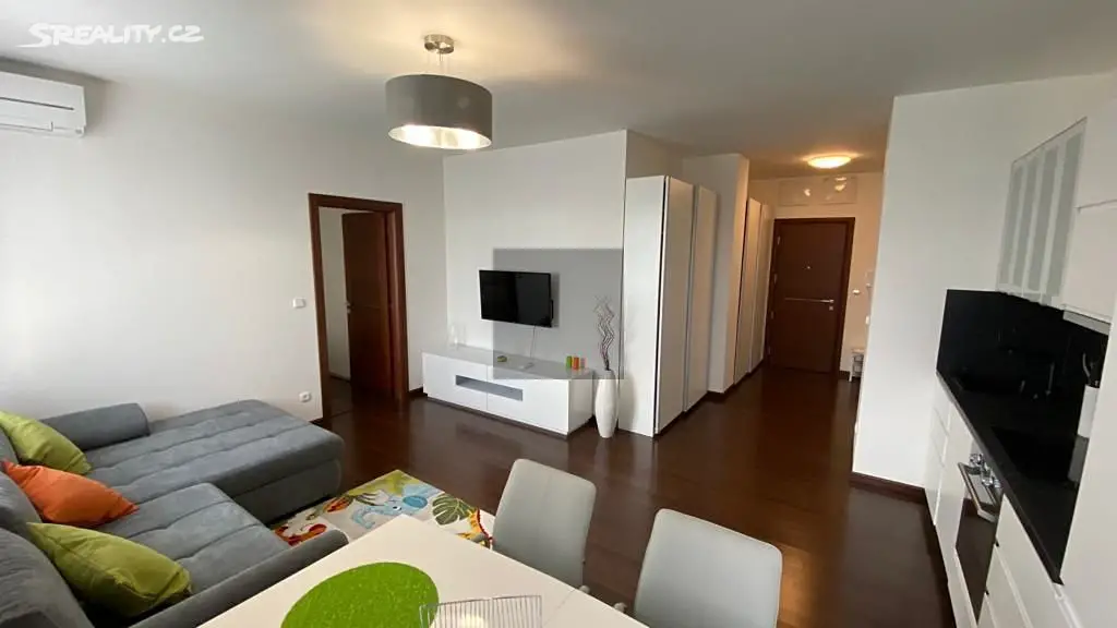 Pronájem bytu 2+kk 54 m², Chebská, Karlovy Vary - Dvory