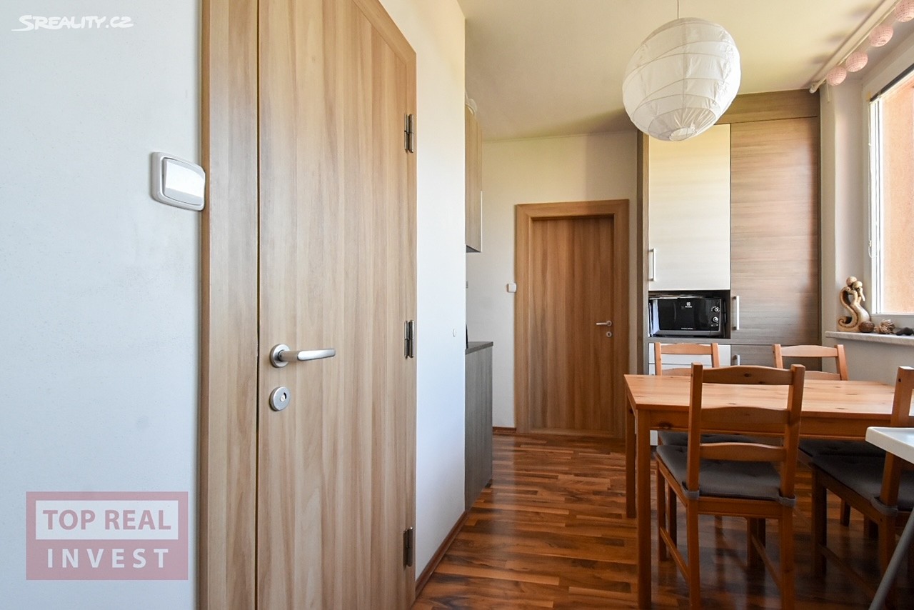 Pronájem bytu 3+1 64 m², Albertova, Kroměříž