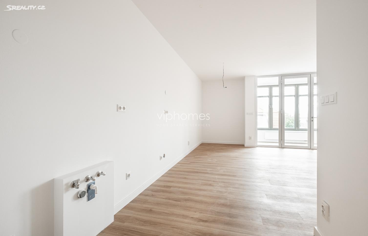 Prodej bytu 1+kk 53 m², Vršní, Praha 8 - Kobylisy