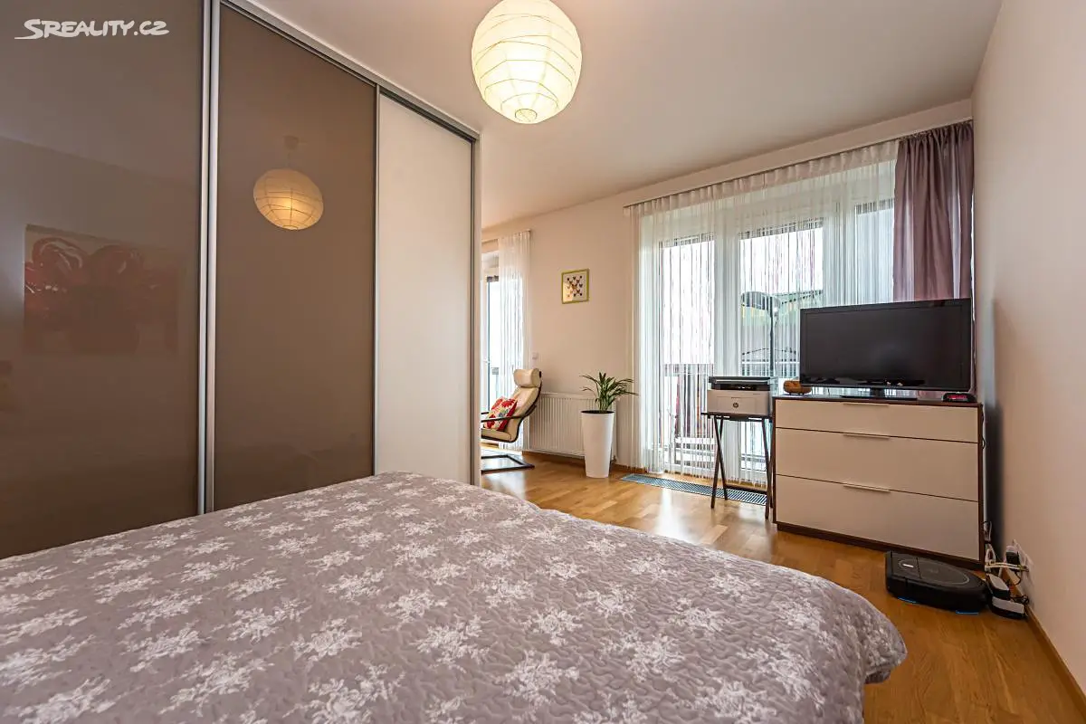 Prodej bytu 1+kk 54 m², Wiesenthalova, Praha 5 - Řeporyje