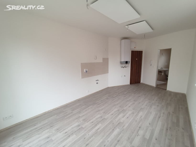 Prodej bytu 1+kk 22 m², Škvorec - Třebohostice, okres Praha-východ