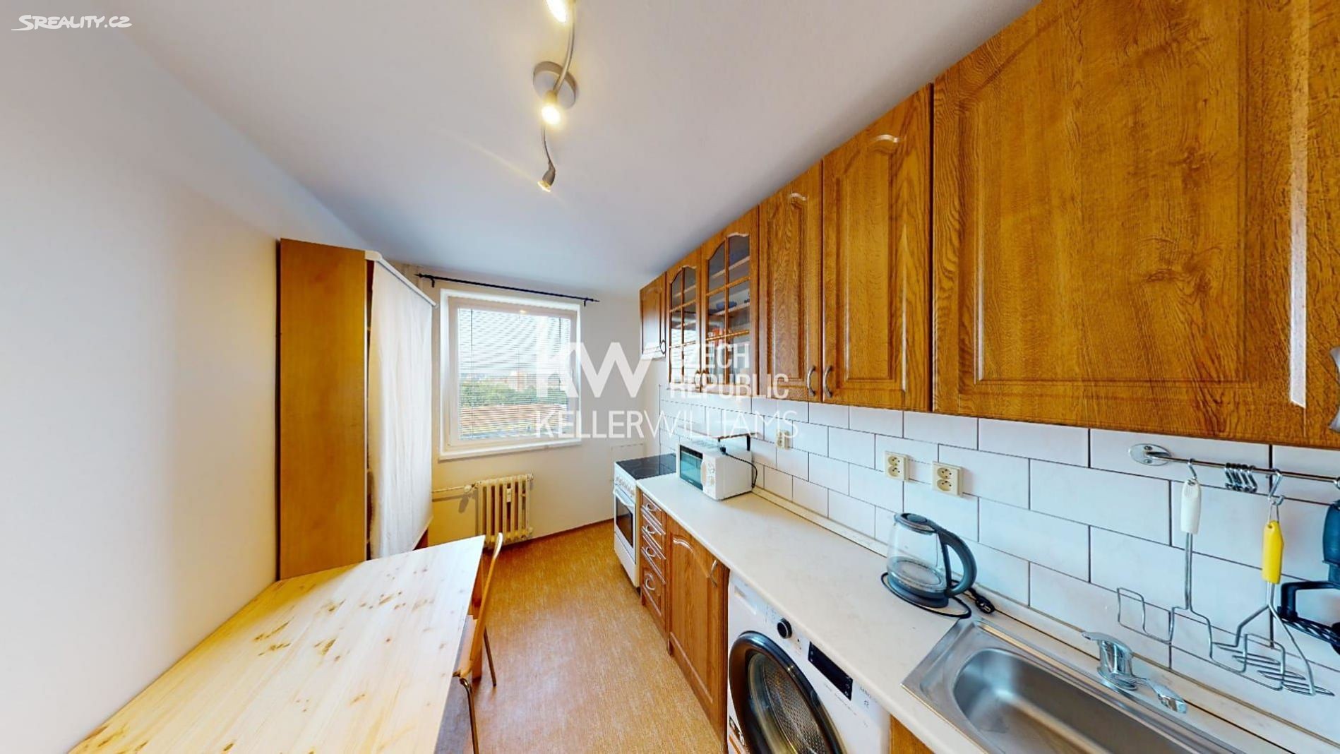 Pronájem bytu 1+1 31 m², Šestajovická, Praha 9 - Hloubětín