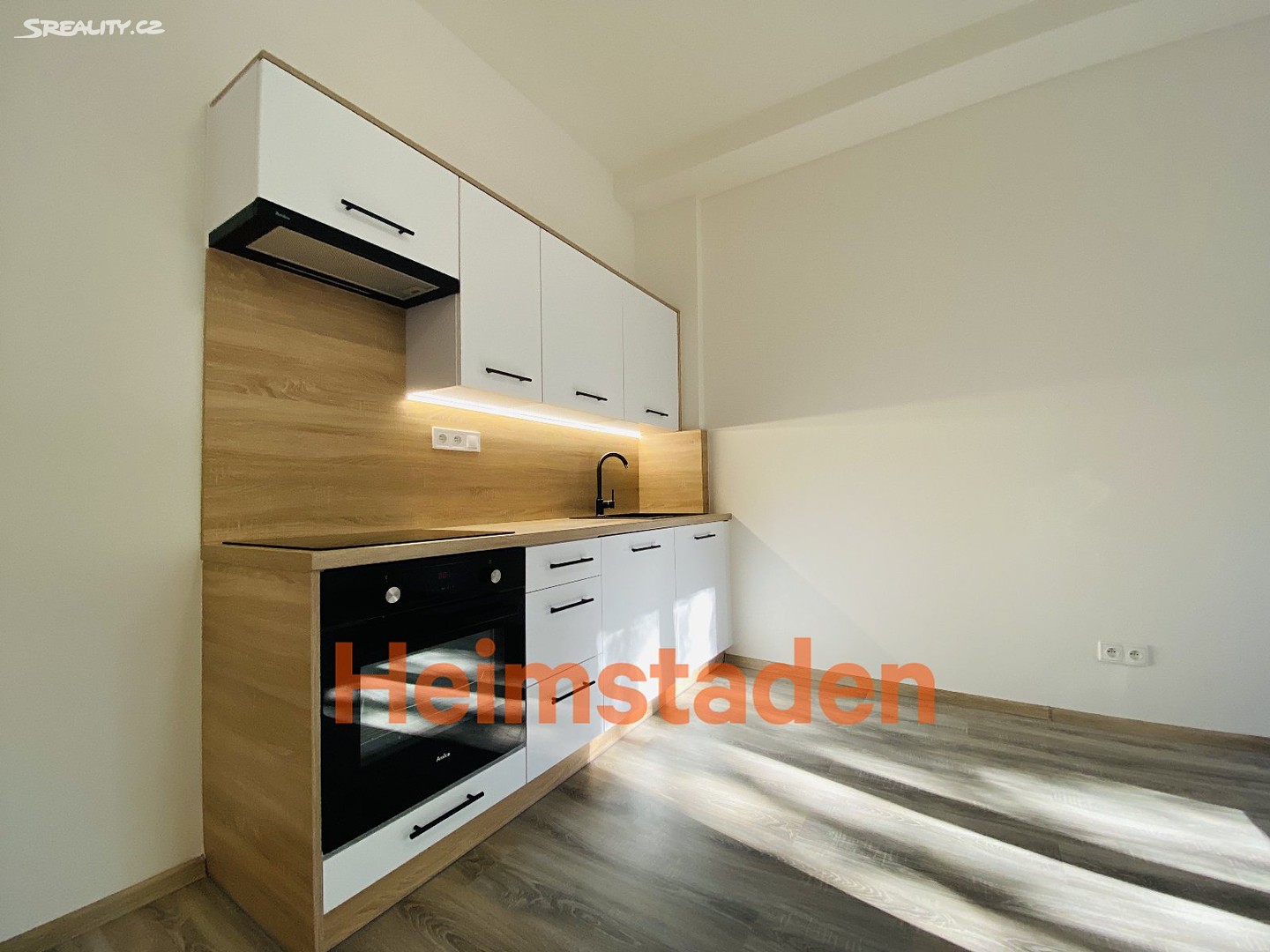 Pronájem bytu 1+kk 36 m², Porubská, Ostrava - Poruba