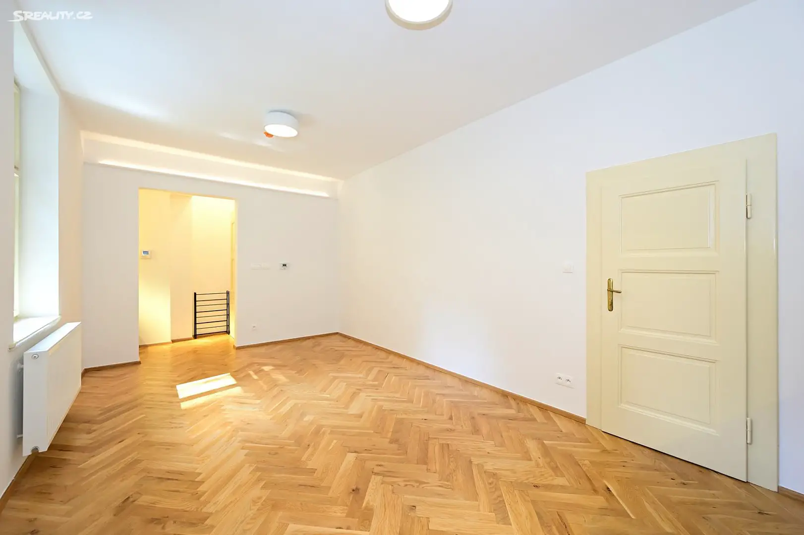 Pronájem bytu 1+kk 32 m², Na Březince, Praha 5 - Smíchov