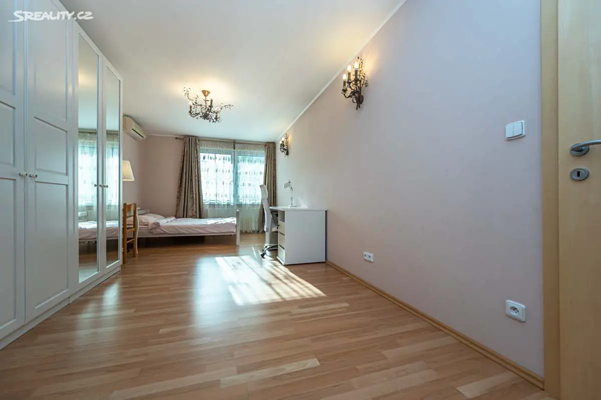 Prodej bytu 6 pokojů a více 206 m², Voskovcova, Praha 5 - Hlubočepy
