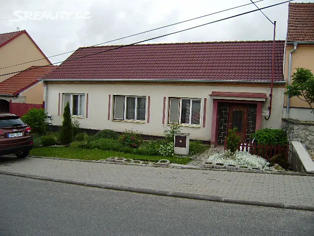 Prodej  rodinného domu 351 m², pozemek 2 123 m², Oleksovice, okres Znojmo