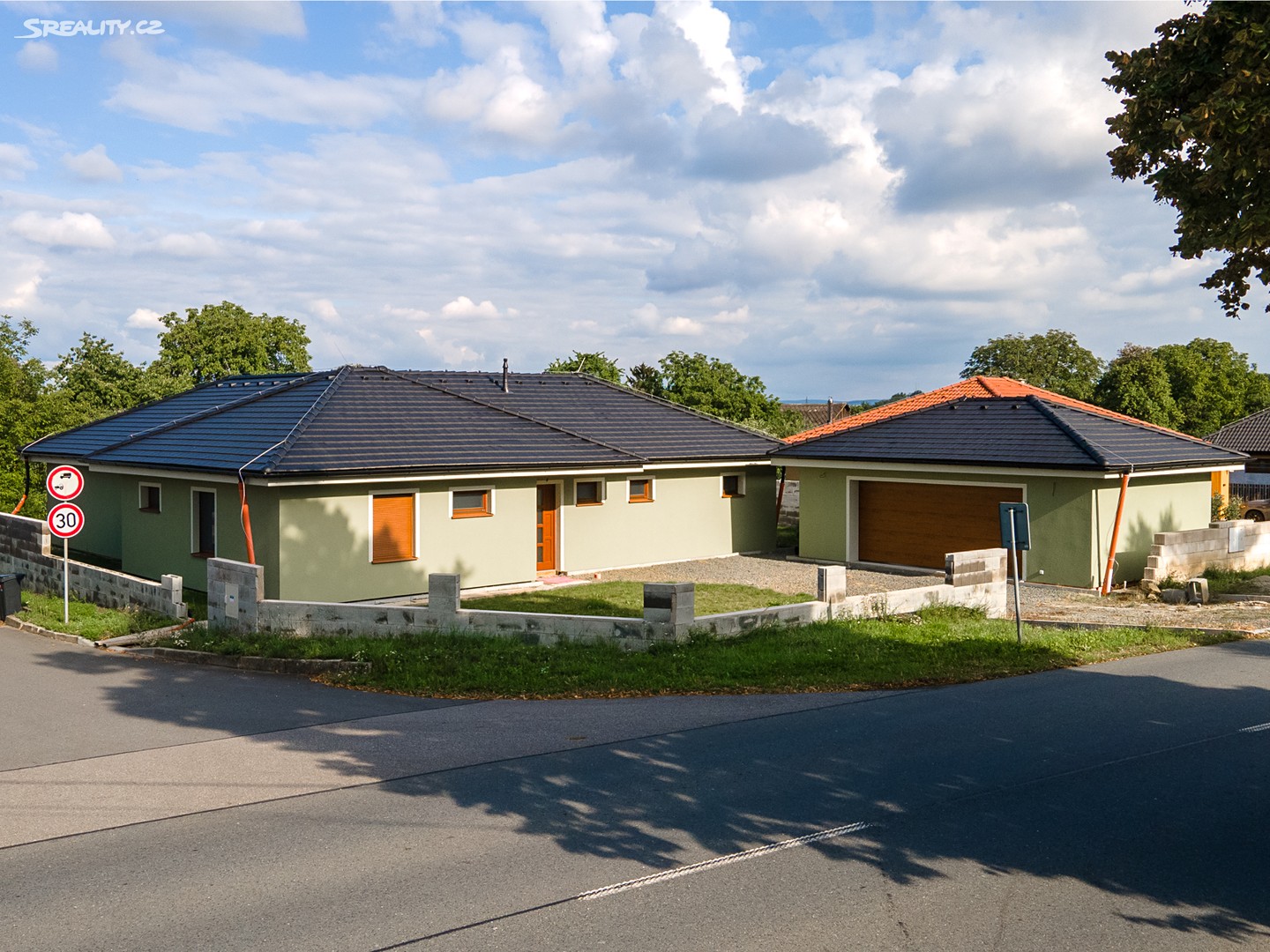 Prodej  rodinného domu 201 m², pozemek 1 127 m², Střížovice, okres Kroměříž