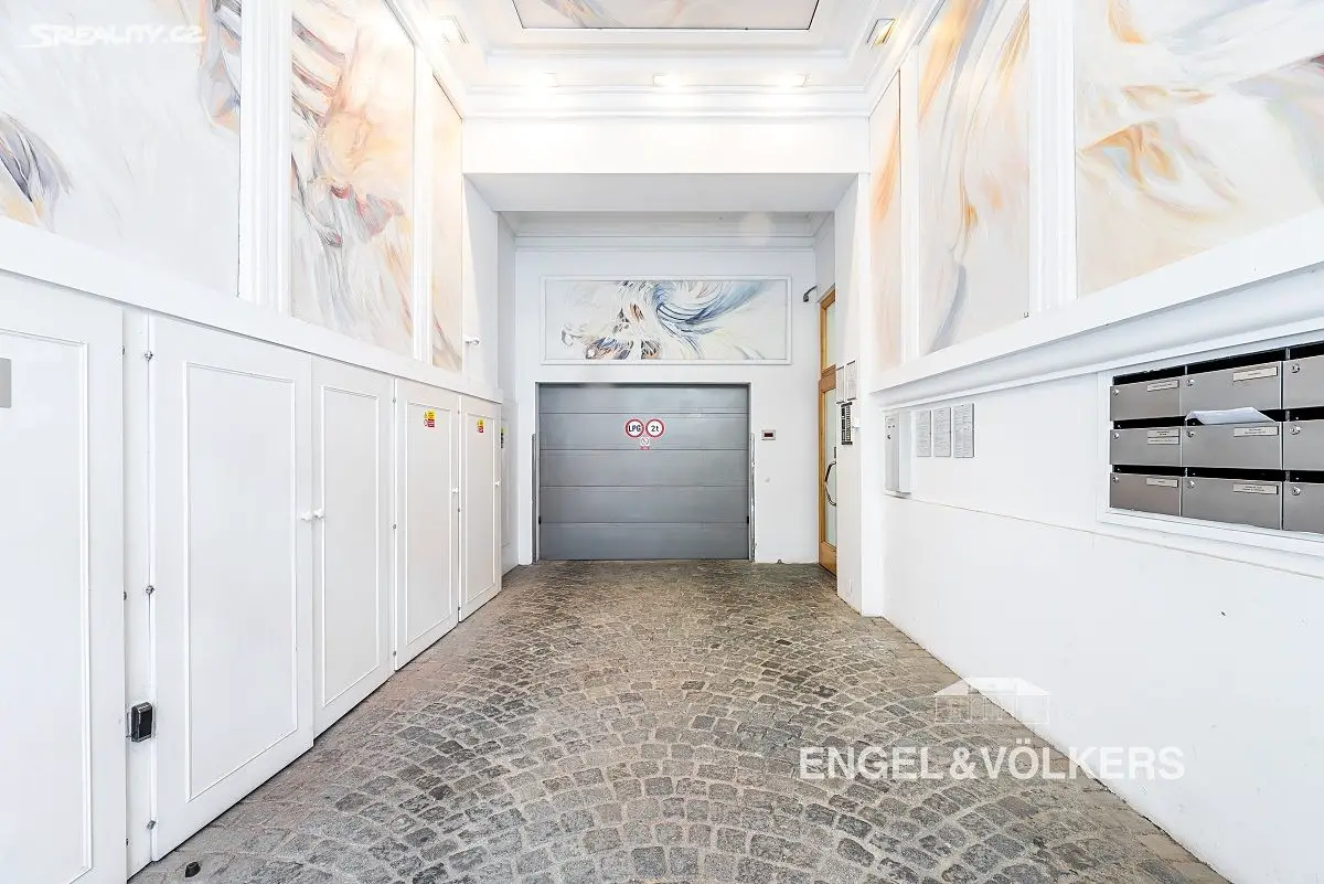 Pronájem bytu 3+1 105 m², Belgická, Praha 2 - Vinohrady