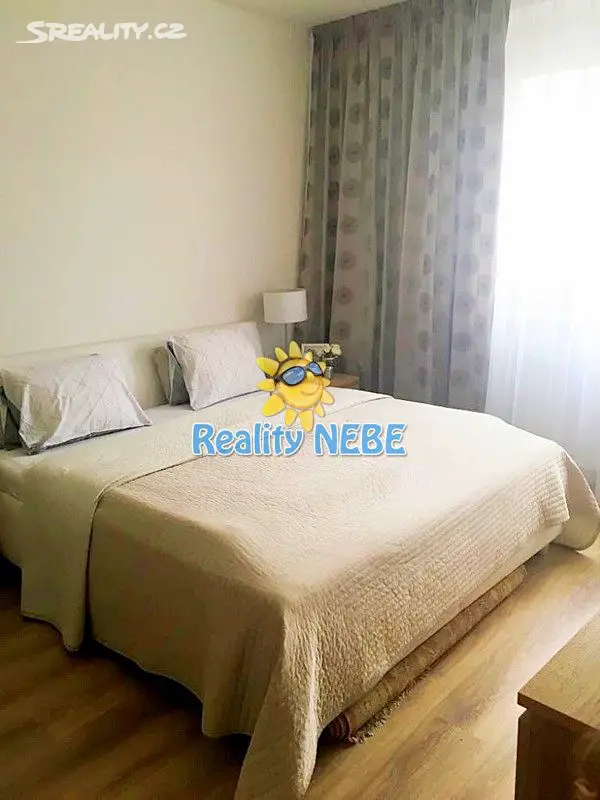 Pronájem bytu 3+kk 75 m², Petra Rezka, Praha 4 - Nusle