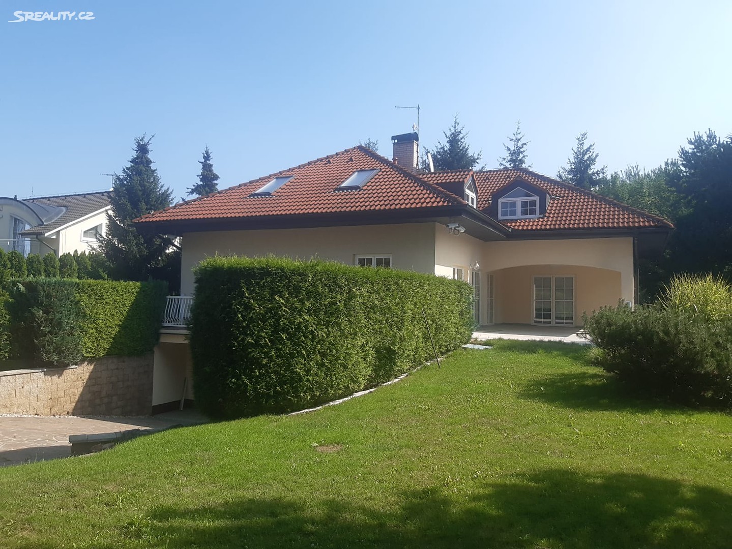 Pronájem  rodinného domu 450 m², pozemek 1 000 m², Javorová, Průhonice