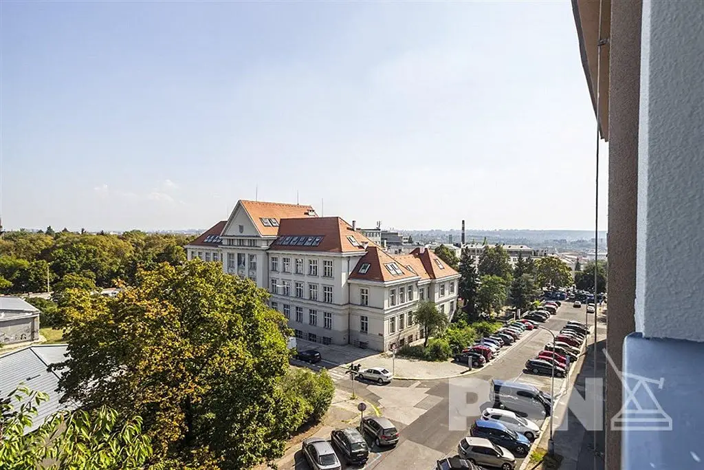 Hollarovo náměstí, Praha 3 - Vinohrady, okres Praha