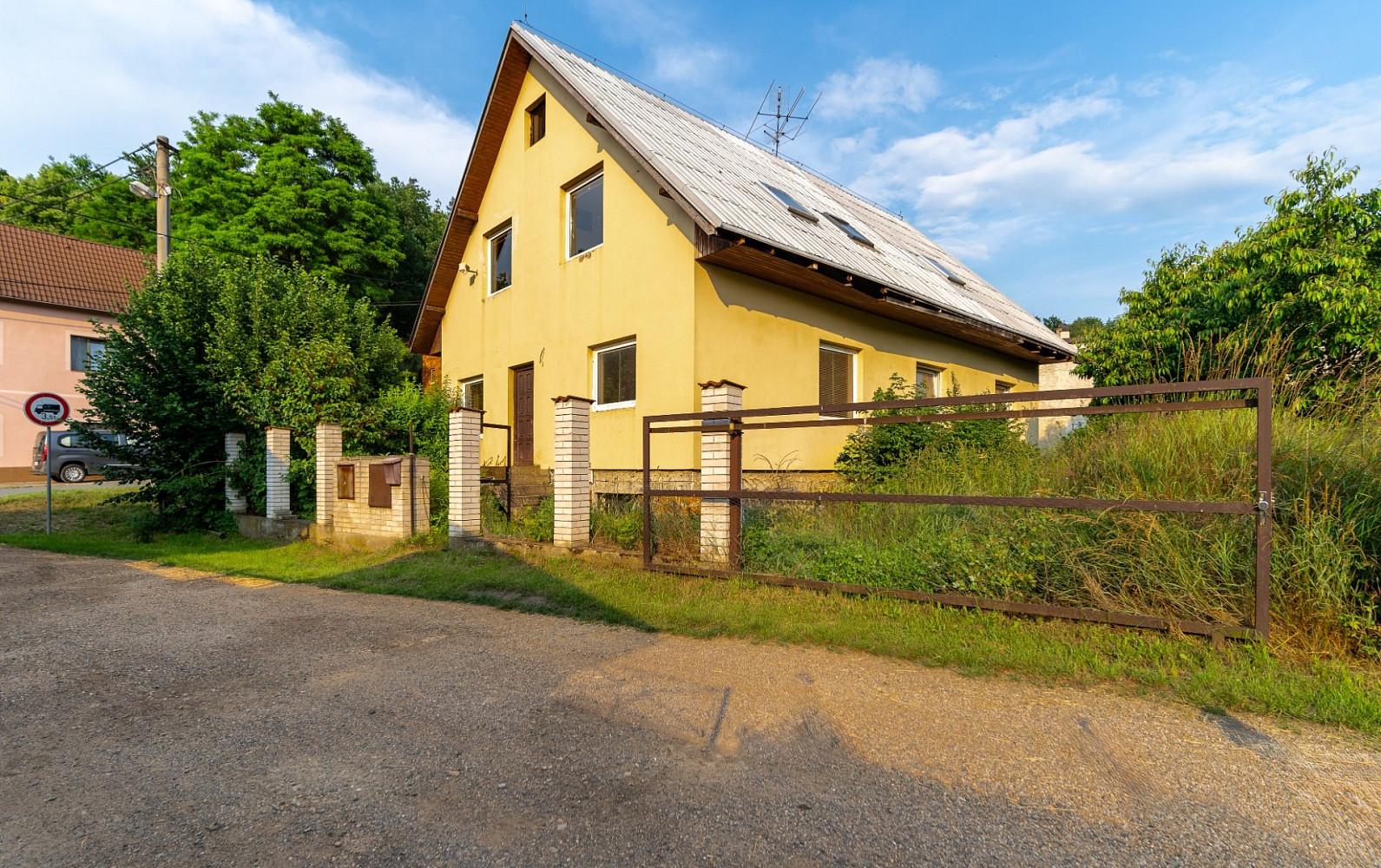 Josefa Janury, Kralupy nad Vltavou - Zeměchy, okres Mělník