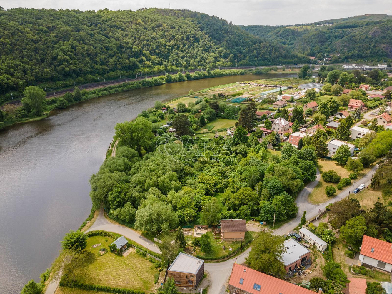 V Údolí, Husinec - Řež, okres Praha-východ