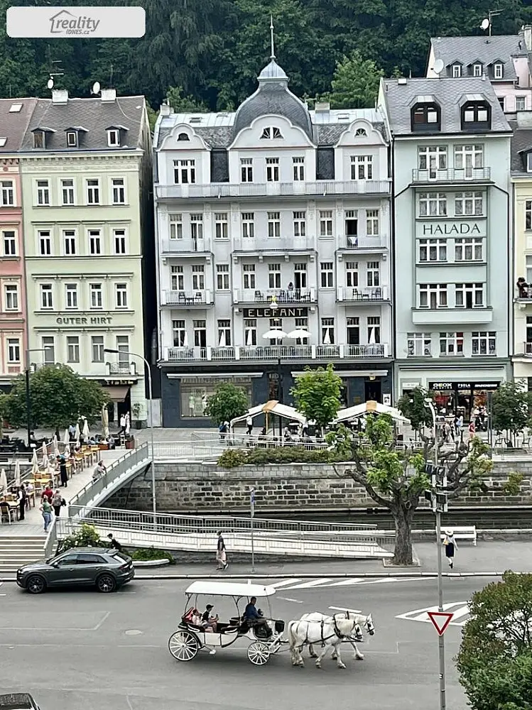 Divadelní náměstí, Karlovy Vary