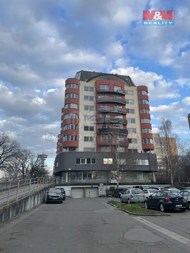 nábřeží Závodu míru, Pardubice - Zelené Předměstí