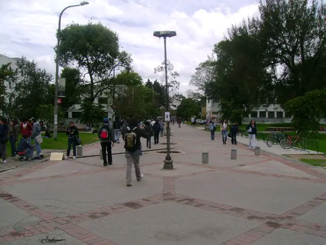 Universidad Nacional de Colombia. Entrada desde la Calle 26.