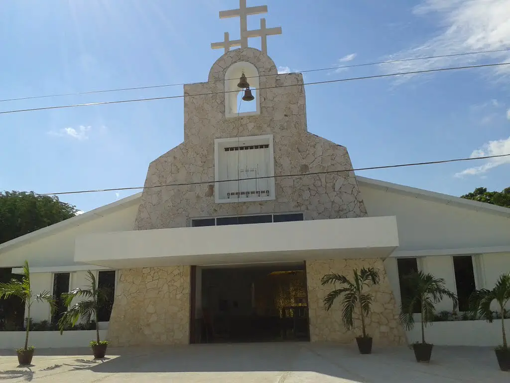 Iglesia Católica La Sagrada Familia SM 30 Cancún 