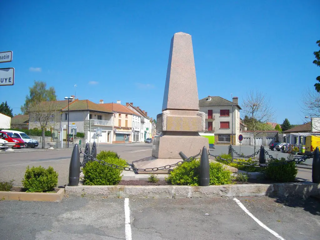Monument aux morts à St-Bonnet-de-Joux