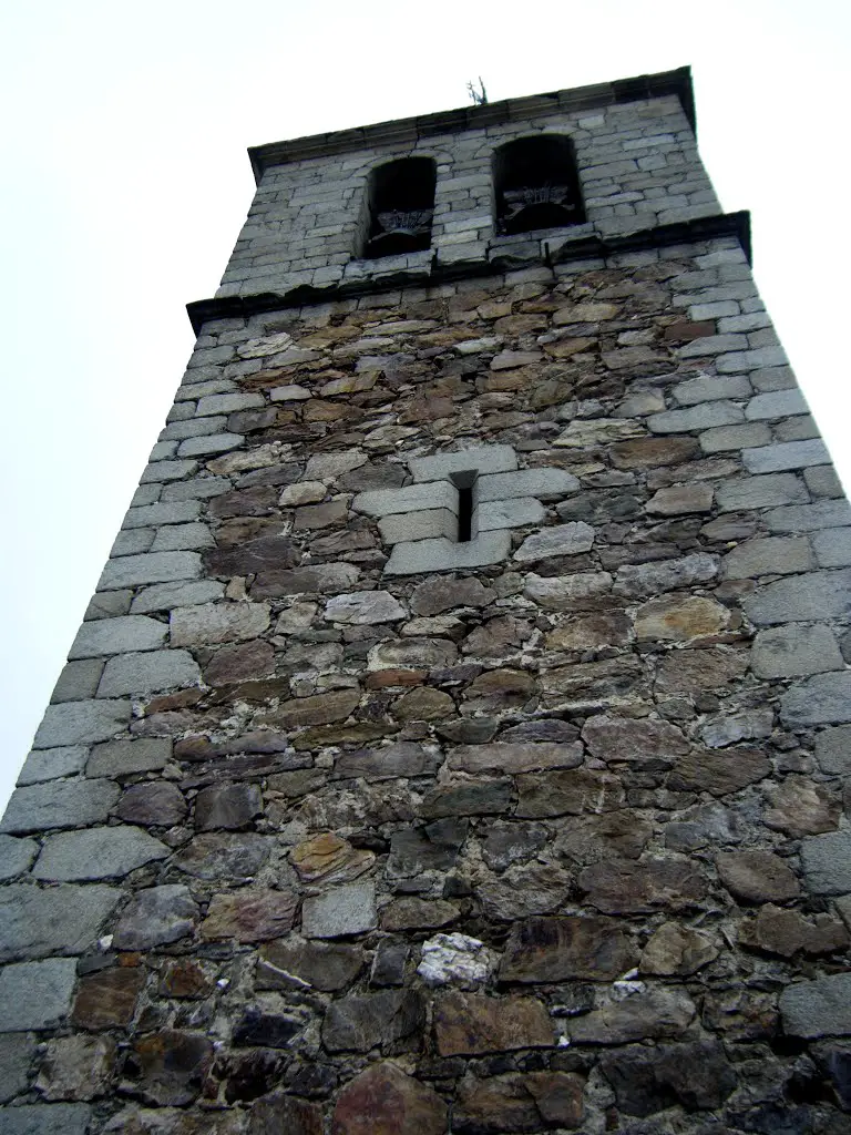 Torre de la iglesia de Navalmanzano