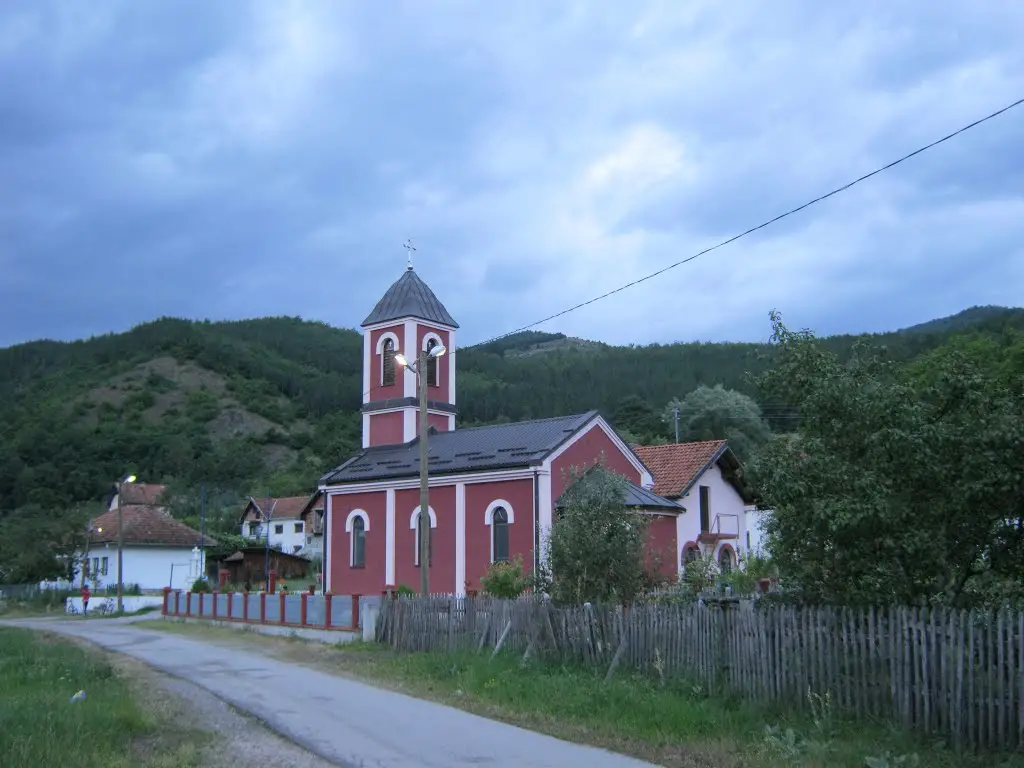 Црква Св. Николаја Велимировића у Миочу