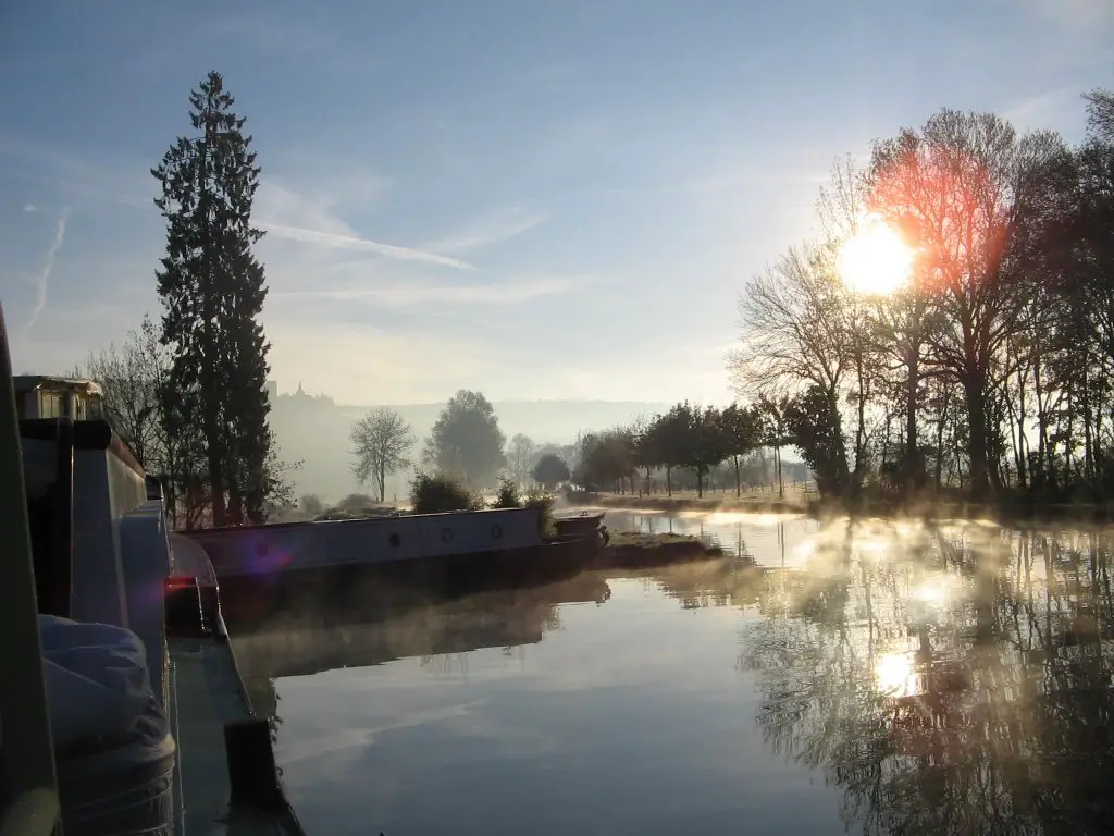 Canal de Bourgogne au petit matin