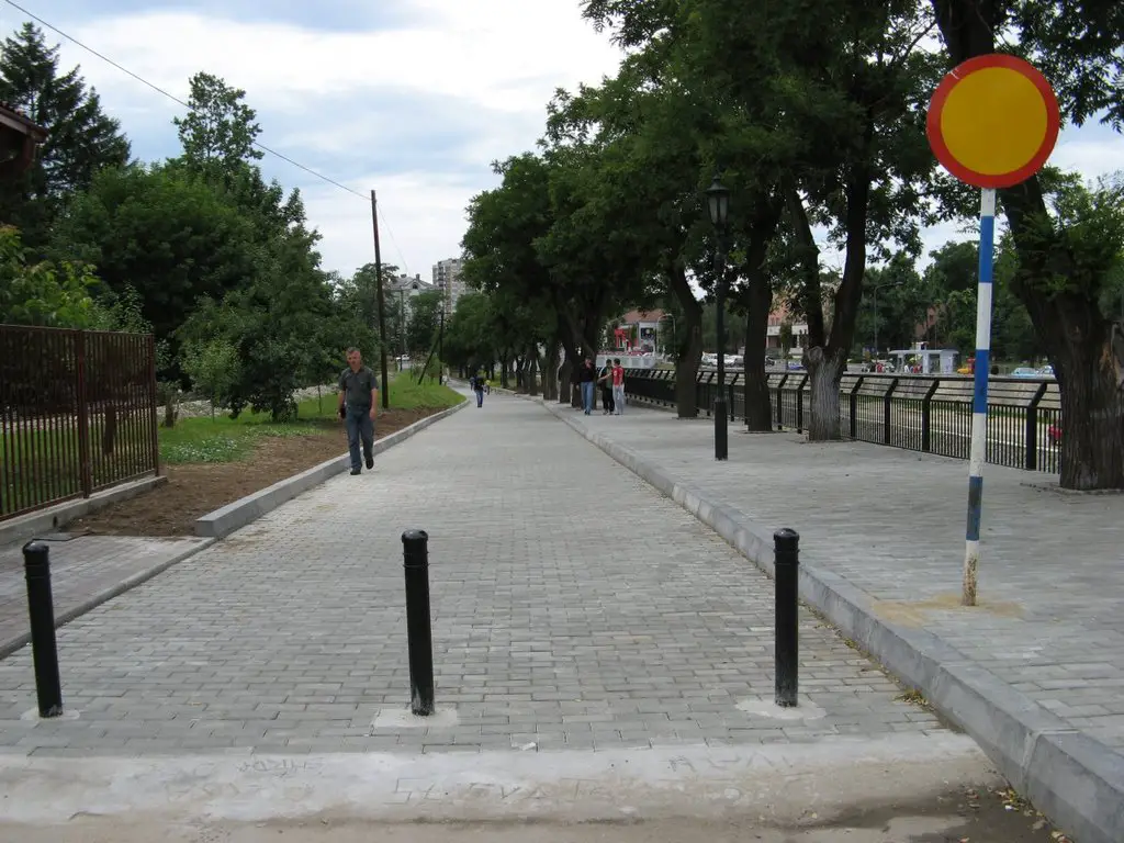 Kragujevac, pešačka staza pored reke Lepenice