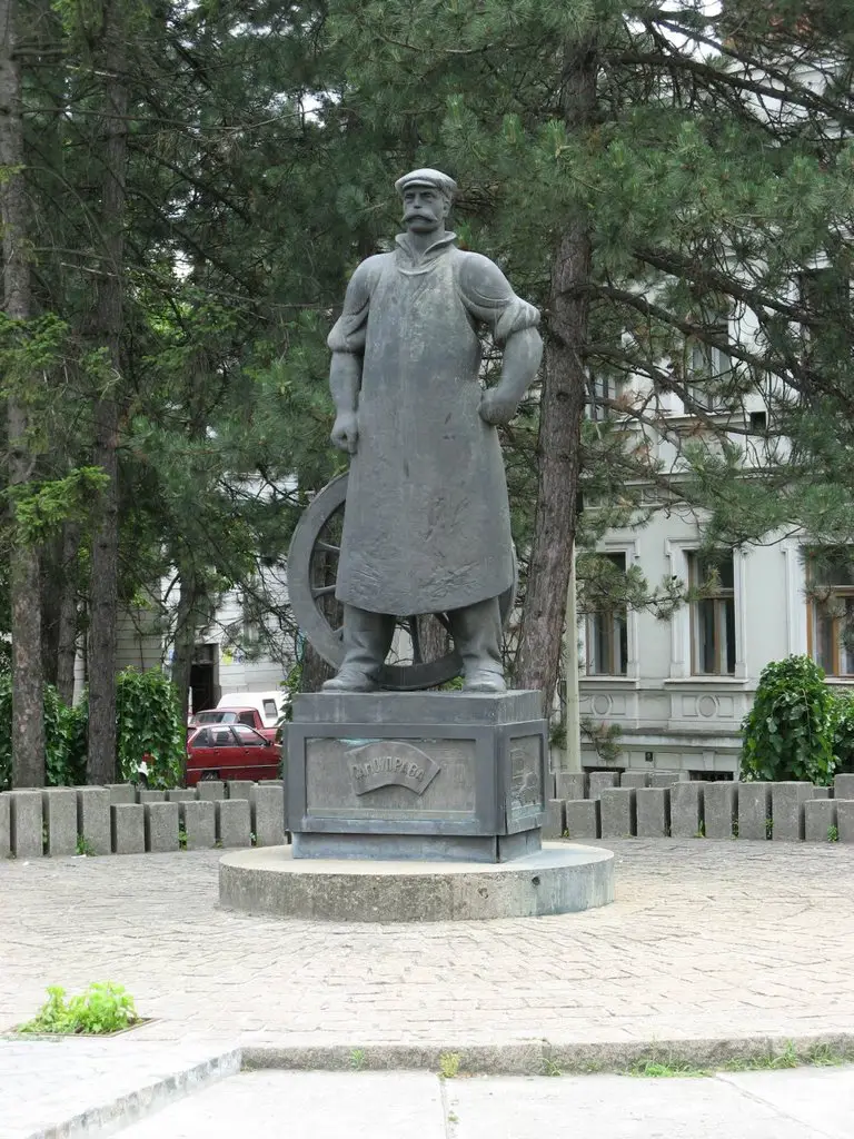 Kragujevac, spomenik samouprava, trg Topolivaca