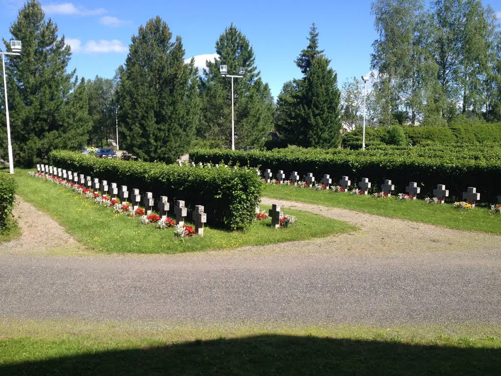 Oulainen graveyard sankarihaudat, graves of heroes