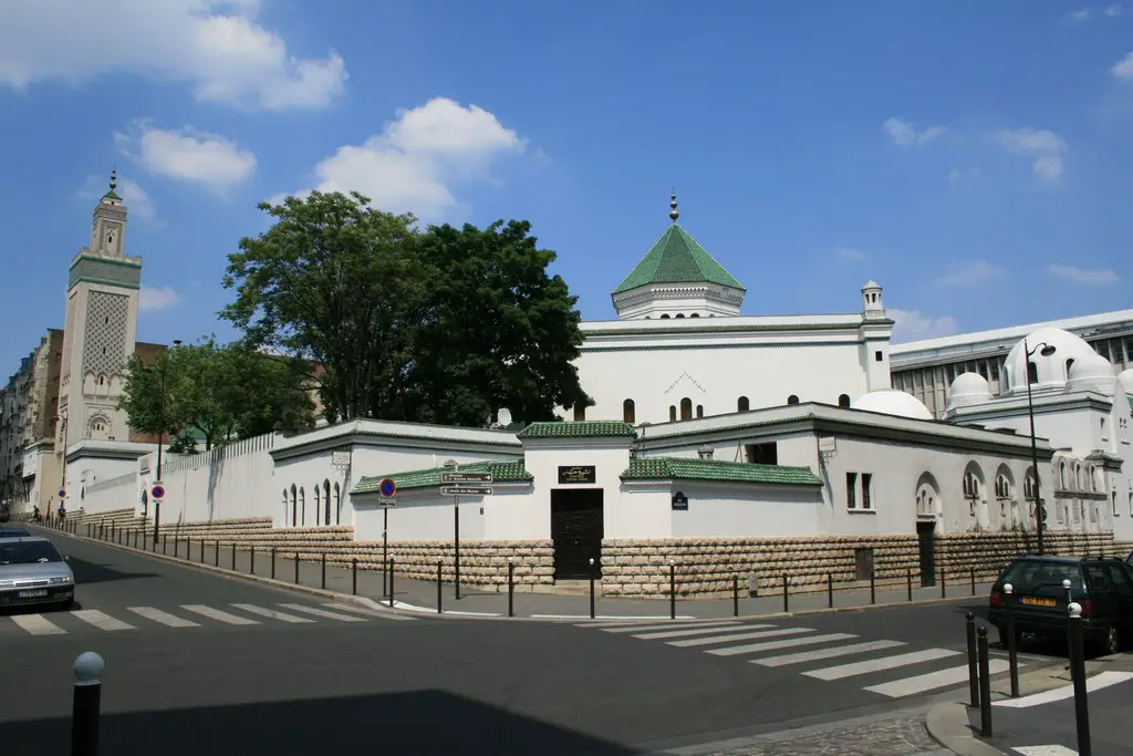 Mosque de Paris http://web.mac.com/gerard.nicolle/Site/PARIJS/PARIJS.html
