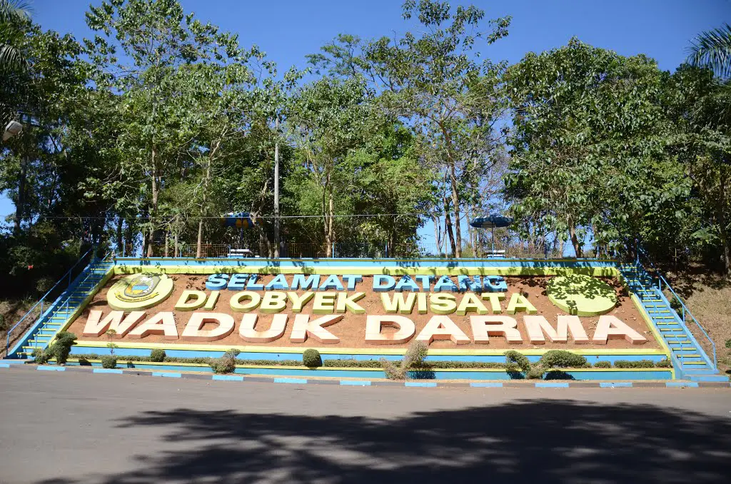 Selamat Datang Di Obyek Wisata Waduk Darma Darma Kabupaten