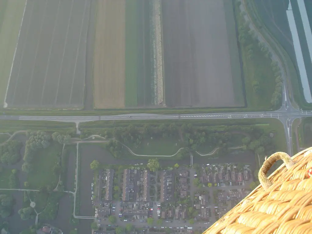 Grootebroek from hot air balloon 05 (Platanenlaan/Drechtlandseweg)