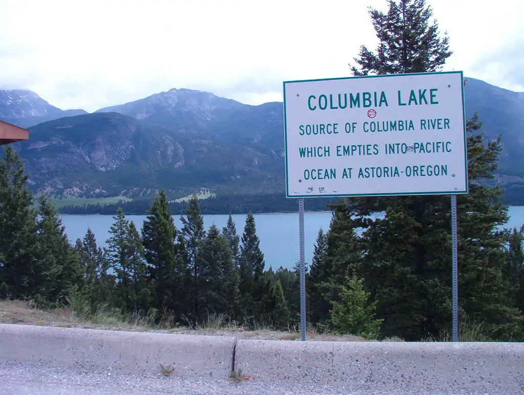 Columbia Lake, headwaters of the Columbia River | Mapio.net