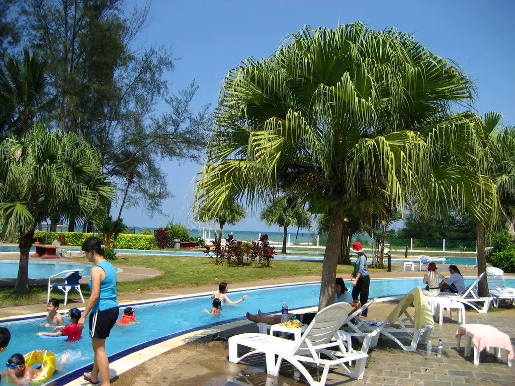 Deru beach resort