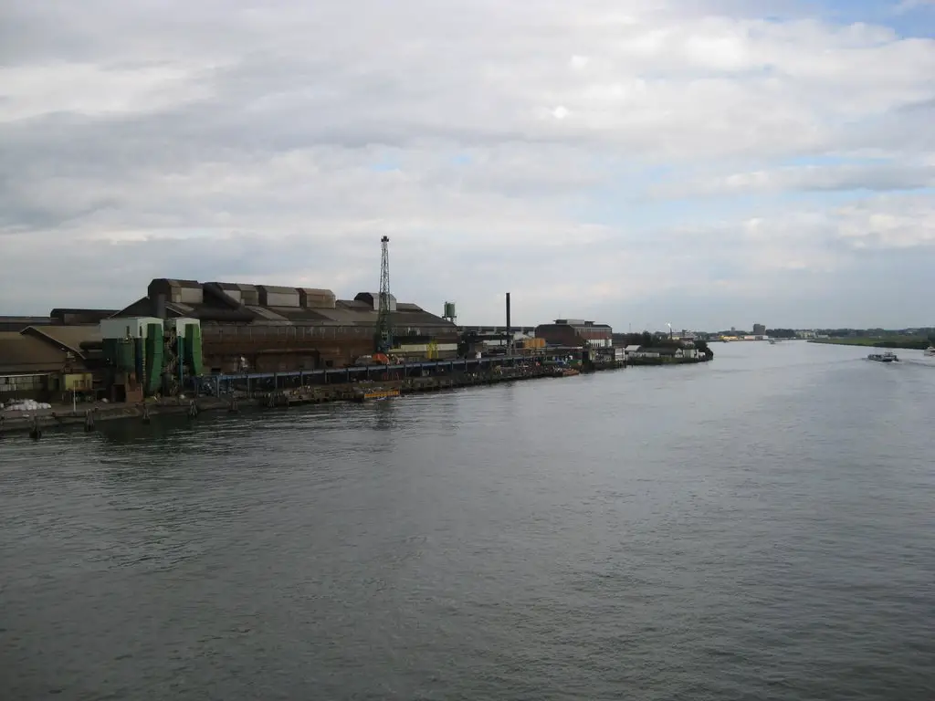 Nhà máy đóng tàu - Ship yard