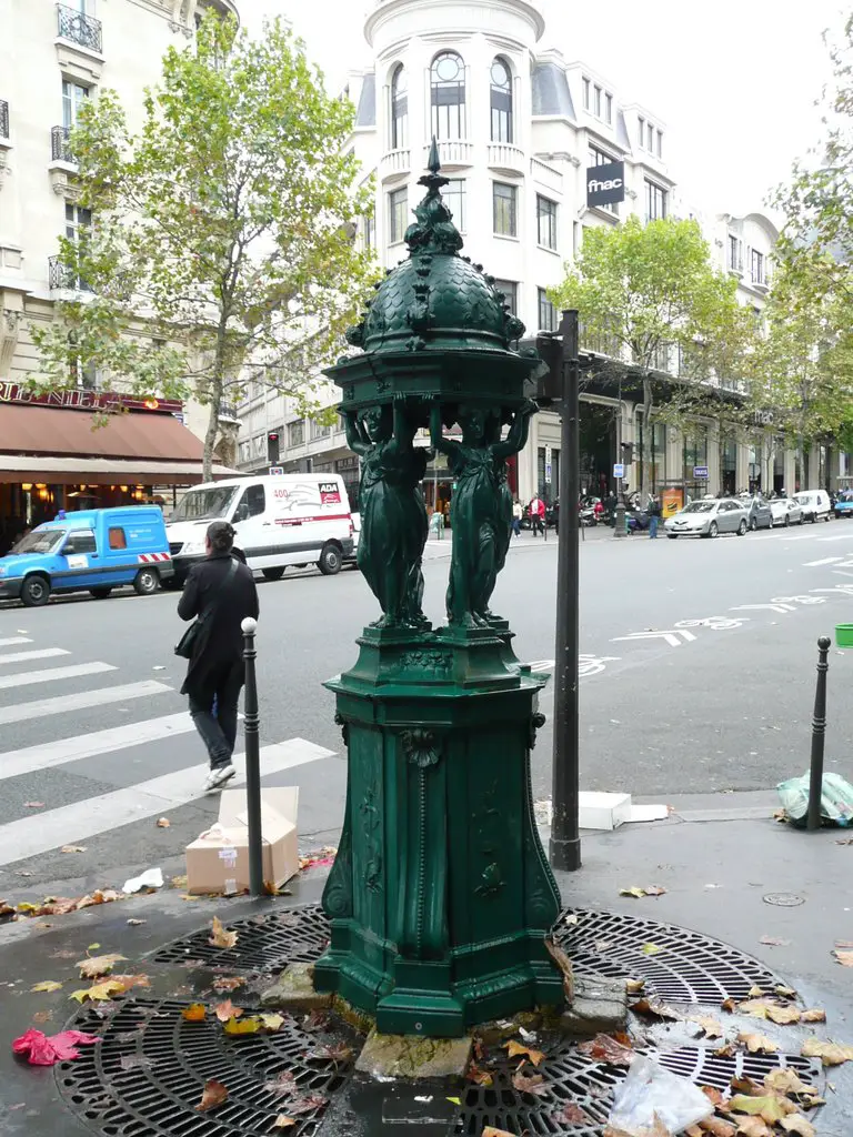 Wallace Fountain (Avenue Niel)