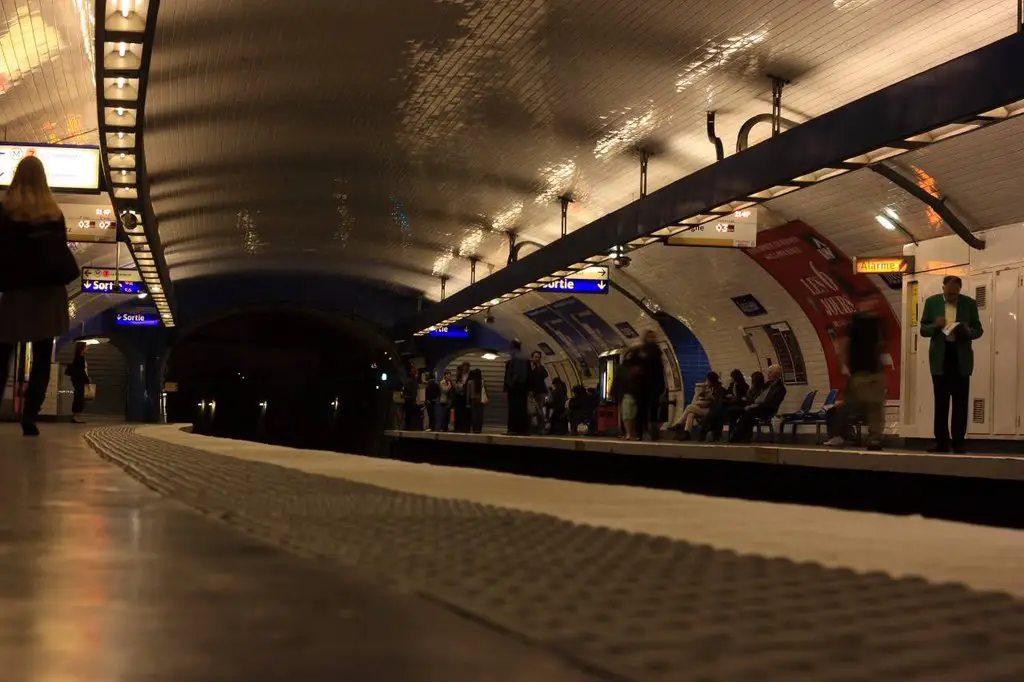 Metro Jussieu
