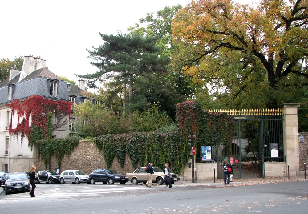 Jardin des Plantes Entrance at Rue Linne and Rue Cuvier